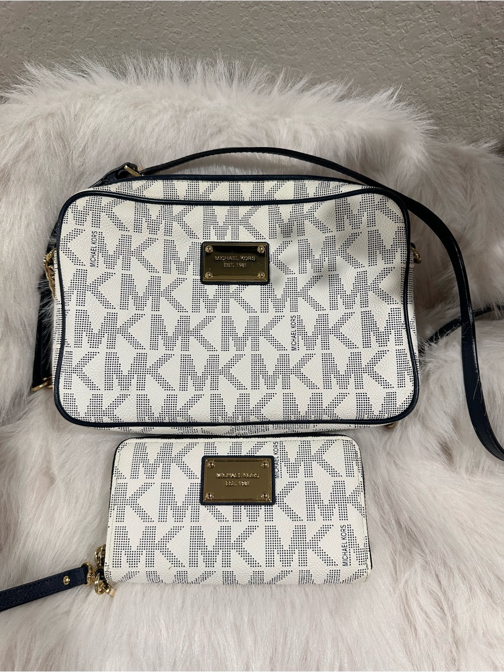 Michael Kors White-Navy Signature Print Logo Crossbody Bag with Matching Wallet